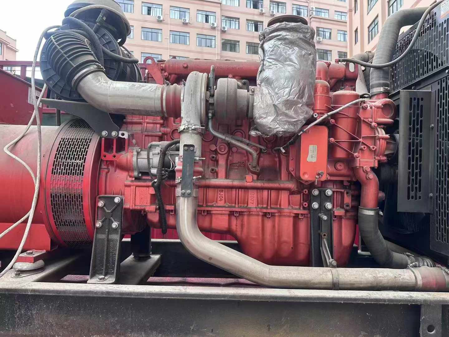贡嘎如何选择适合 600kW 柴油发电机组的过载保护器？
