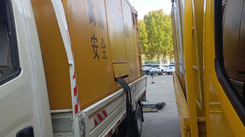 贡嘎如何判断柴油发电机组和UPS电源的切换时间是否符合要求？